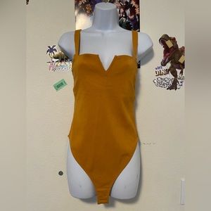 COPY - Free people bodysuit with V wire size M